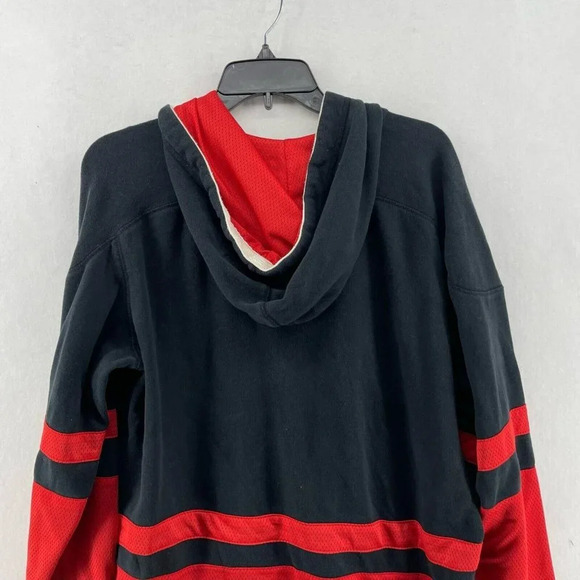 NHL Hoodie Men's Sz M Black Red Chicago Blackhawks Striped Embroidered Logo - Picture 8 of 12